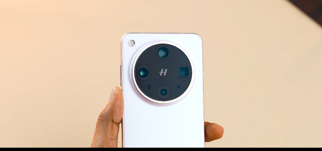 Oppo Find X8 Ultra : एक शानदार फ्लैगशिप स्मार्टफोन 2025